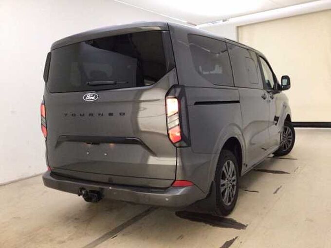 Ford Tourneo Custom Bus L1 TITANIUM |8-Sitzer|AHK|ACC