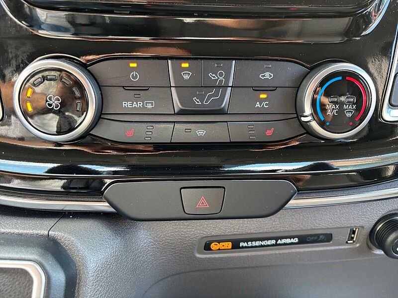 Ford Tourneo Custom Bus L1 AUTOMATIK TIT. |9-Sitzer|