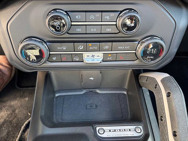 Ford Bronco 2.7 EcoBoost V6 OUTER BANKS mit Heckzelt