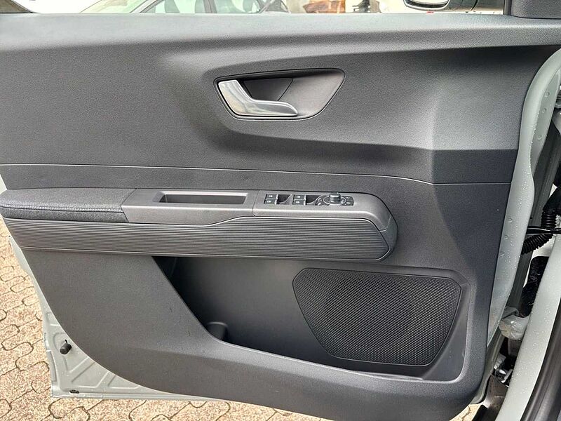Ford Tourneo Courier 1.0 EcoBoost 125 AUT. Active