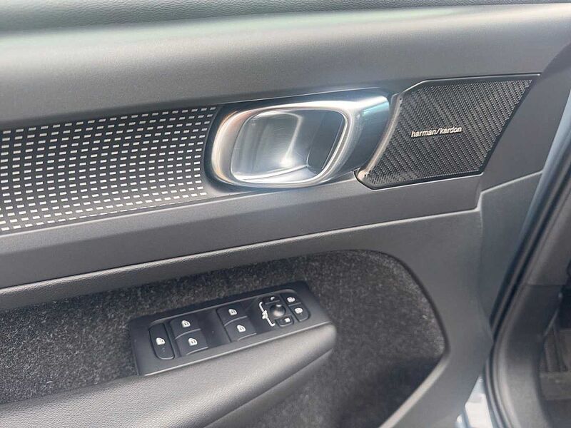 Volvo XC 40 D4 R Design Aut. 190 AWD*PREISHIT*