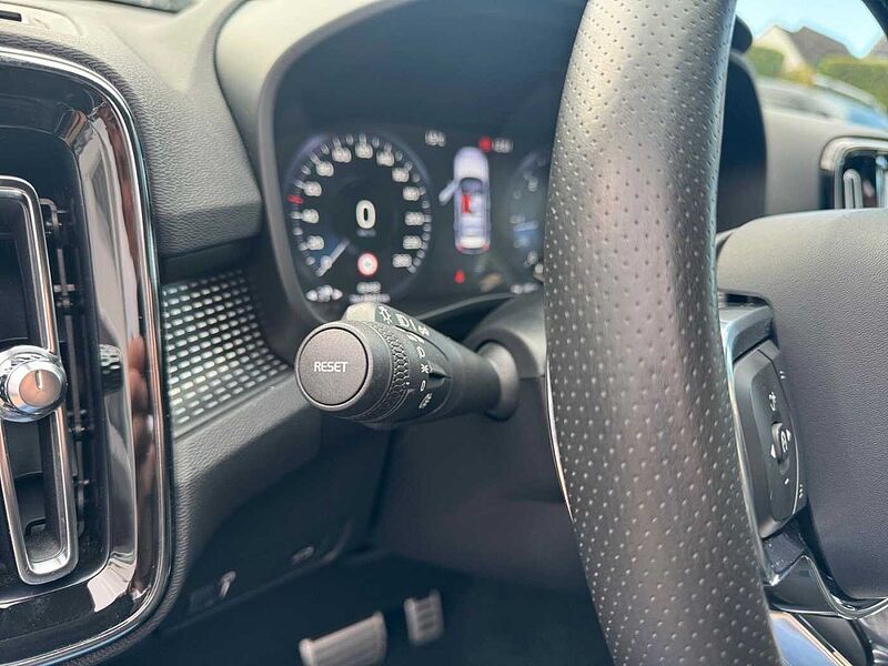 Volvo XC 40 D4 R Design Aut. 190 AWD*PREISHIT*