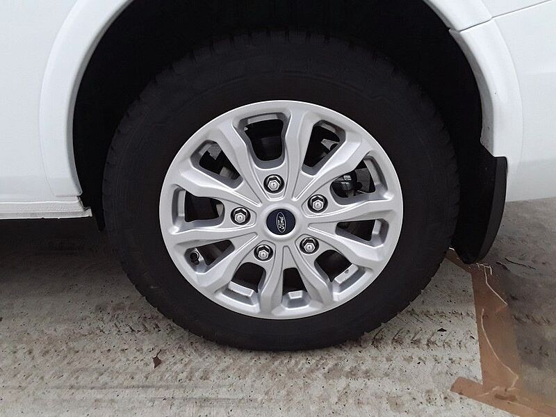 Ford Tourneo Custom 320 L2 AUT. Titanium |9-Sitzer|